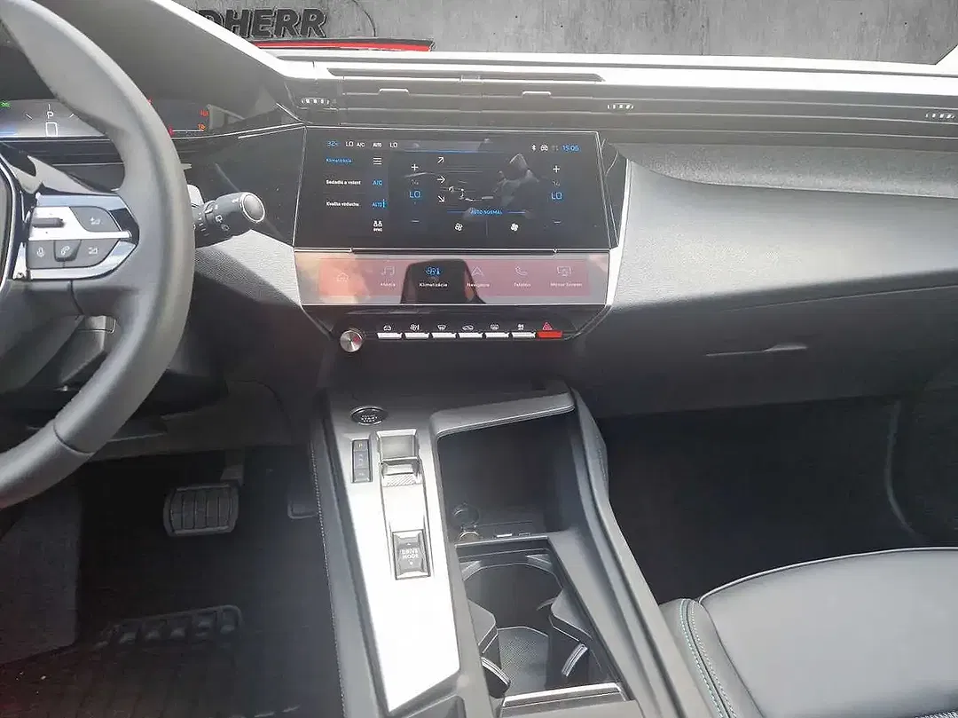 Peugeot 308 - Thumbnail 6