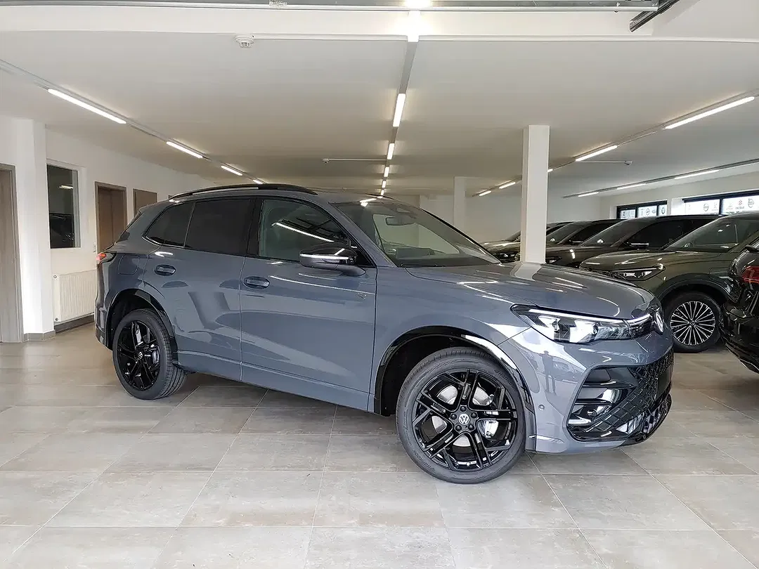 Volkswagen Tiguan - Thumbnail 1