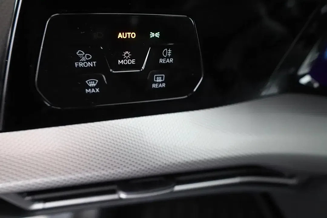 Volkswagen Golf - Thumbnail 9