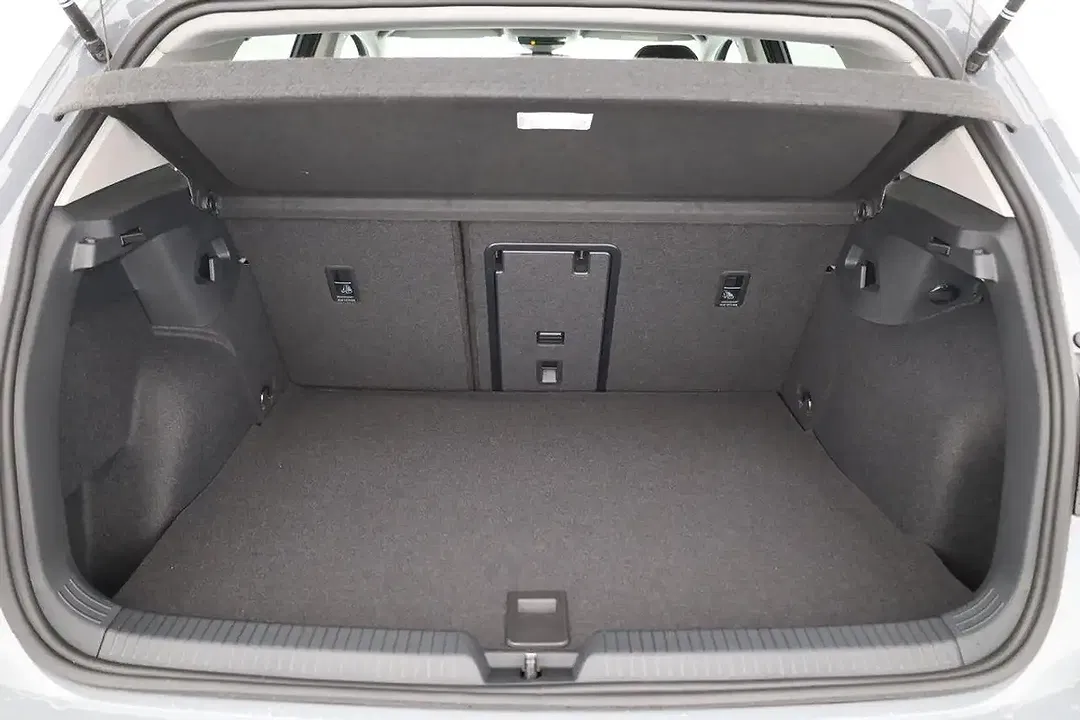 Volkswagen Golf - Thumbnail 12