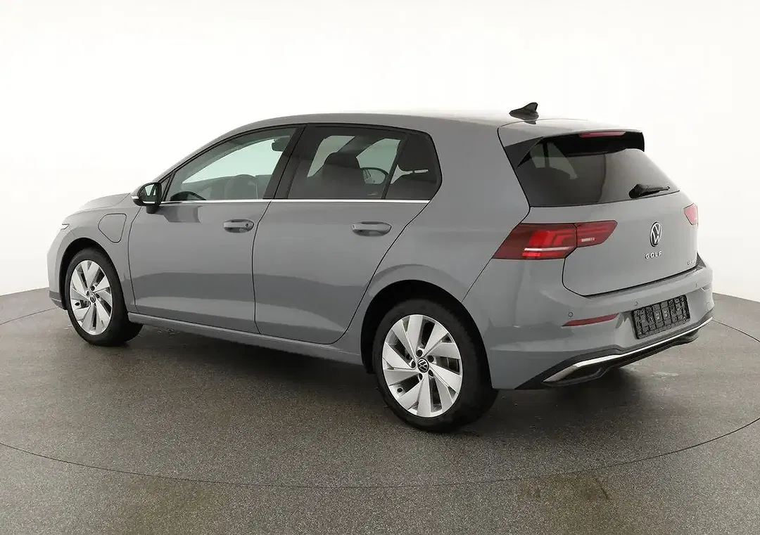 Volkswagen Golf - Thumbnail 4
