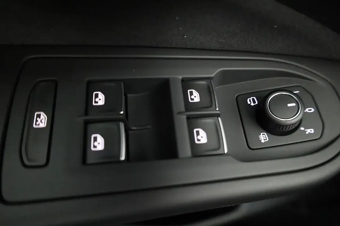 Volkswagen Golf - Thumbnail 8