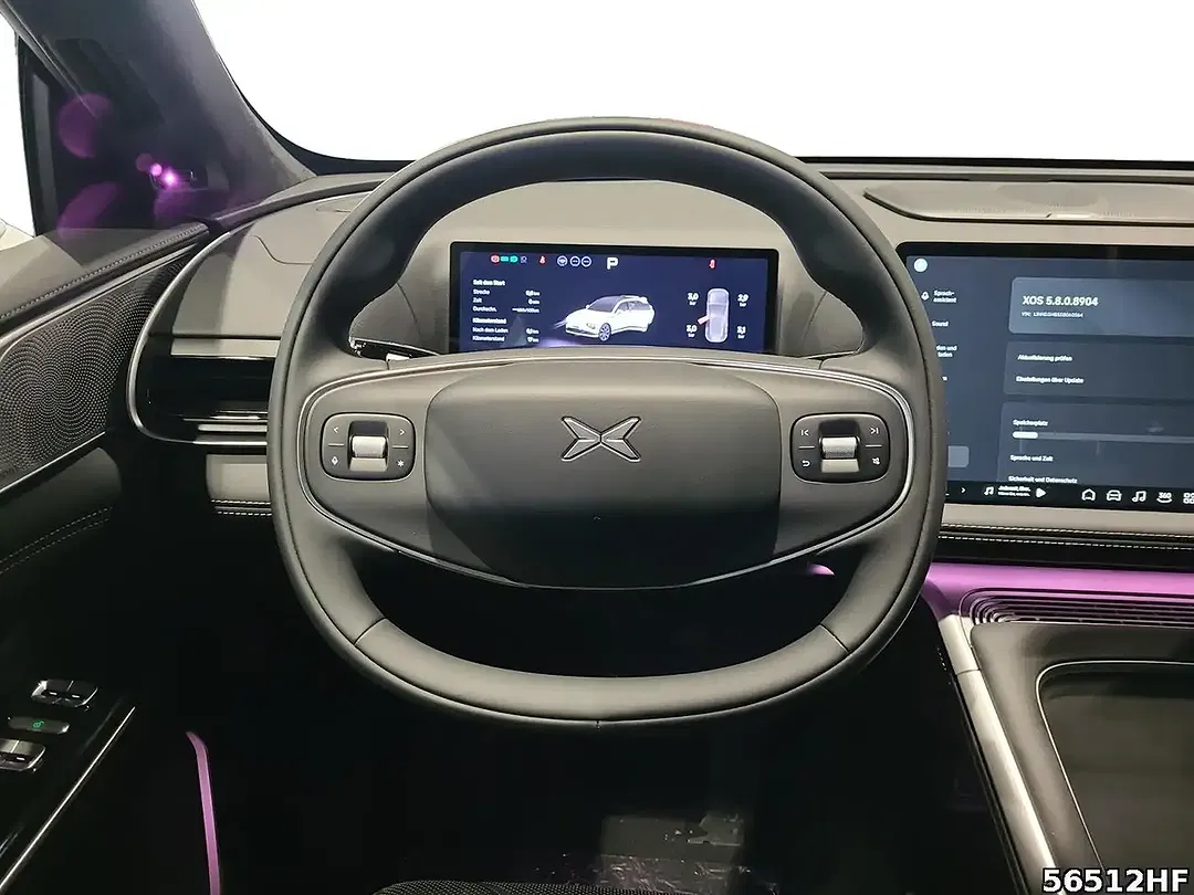 Xpeng G9 - Thumbnail 8