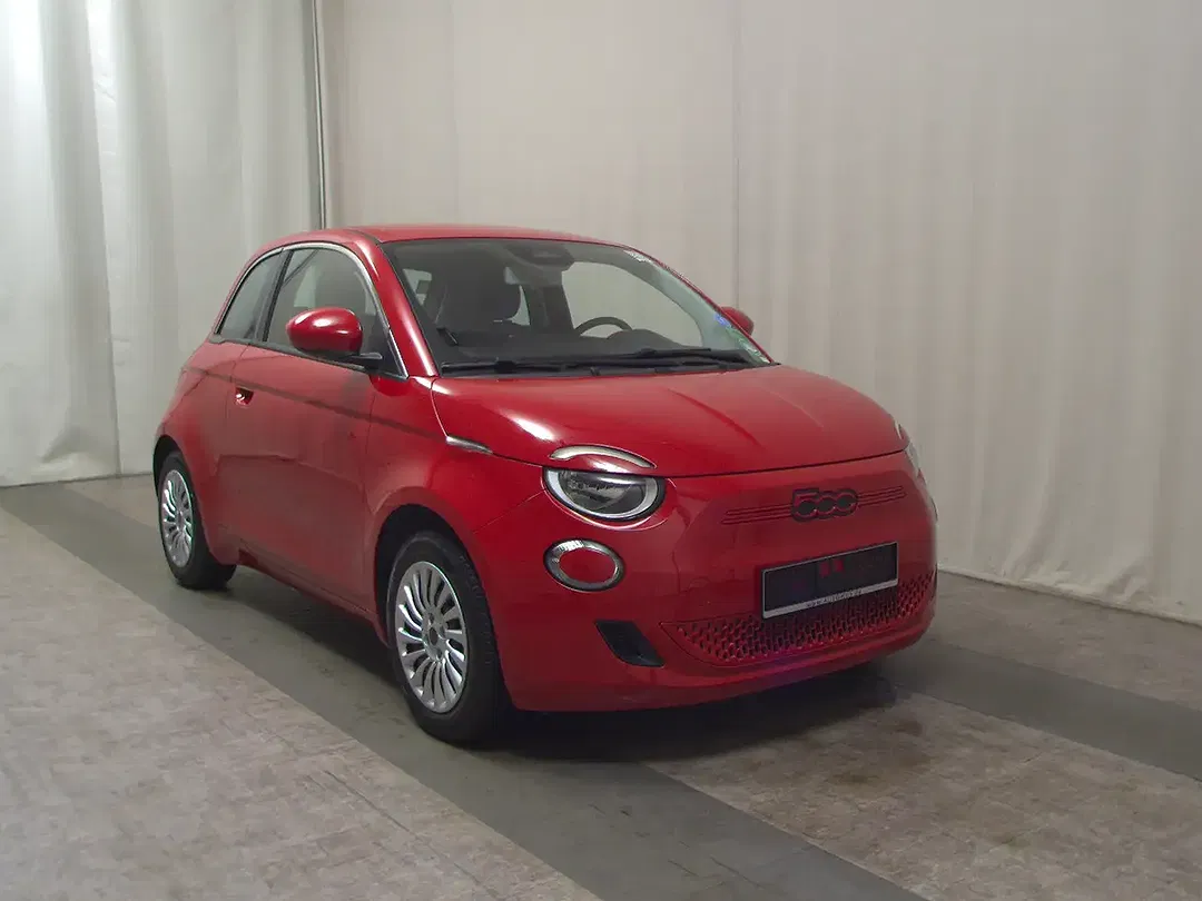 Fiat 500e - Thumbnail 1