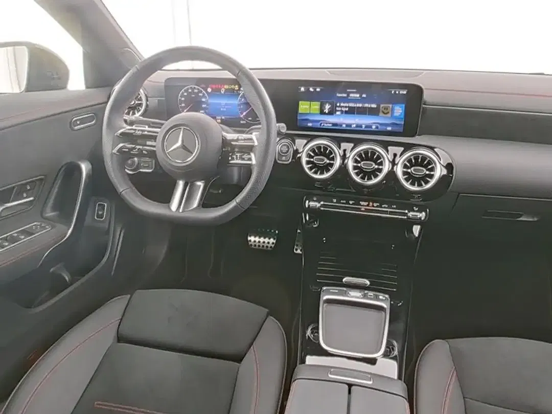 Mercedes-Benz CLA 180 - Thumbnail 5
