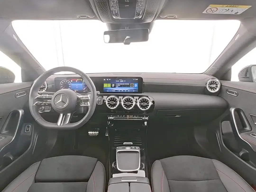 Mercedes-Benz CLA 180 - Thumbnail 6