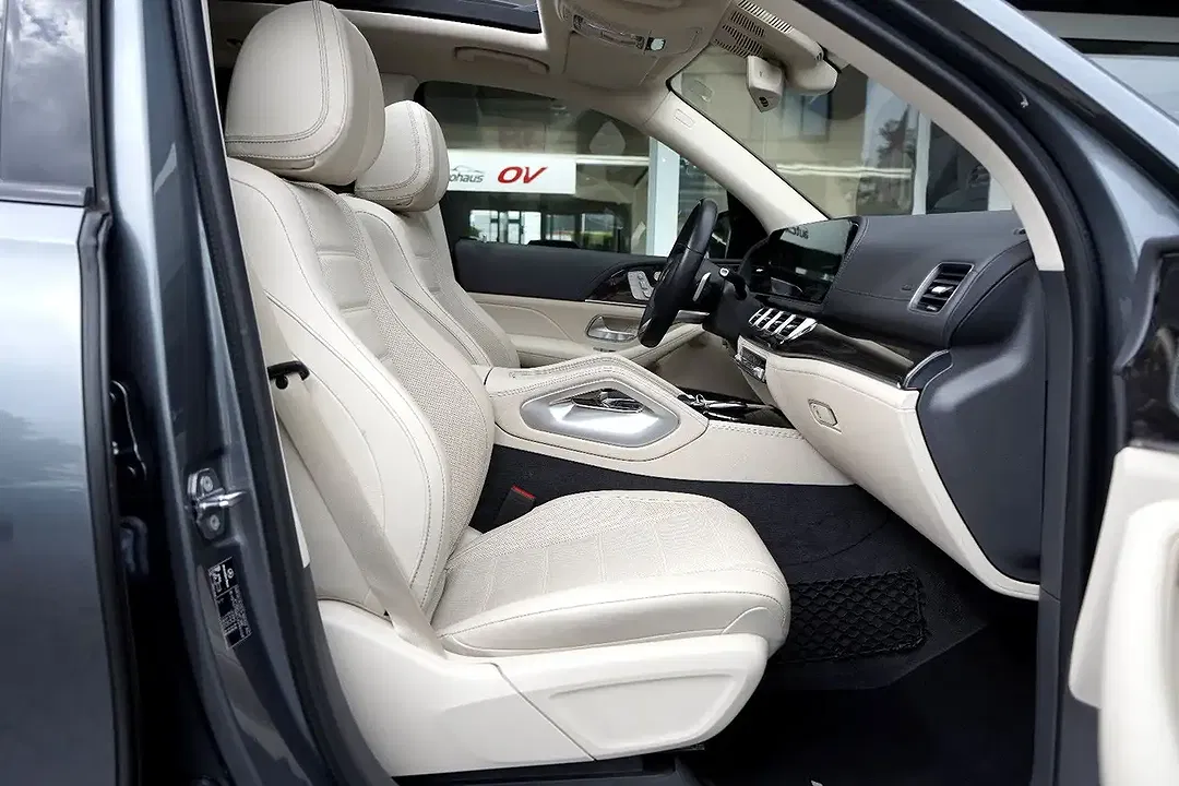 Mercedes-Benz GLS 580 - Thumbnail 31