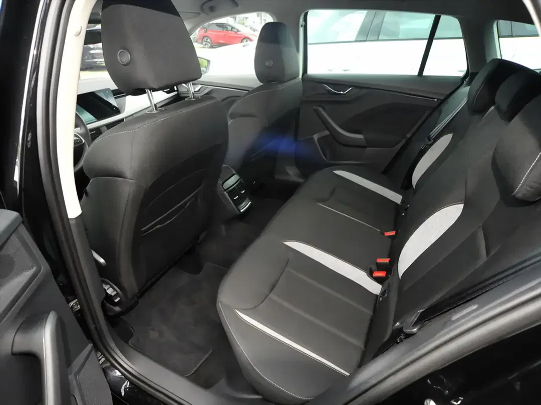 Skoda Scala - Thumbnail 10