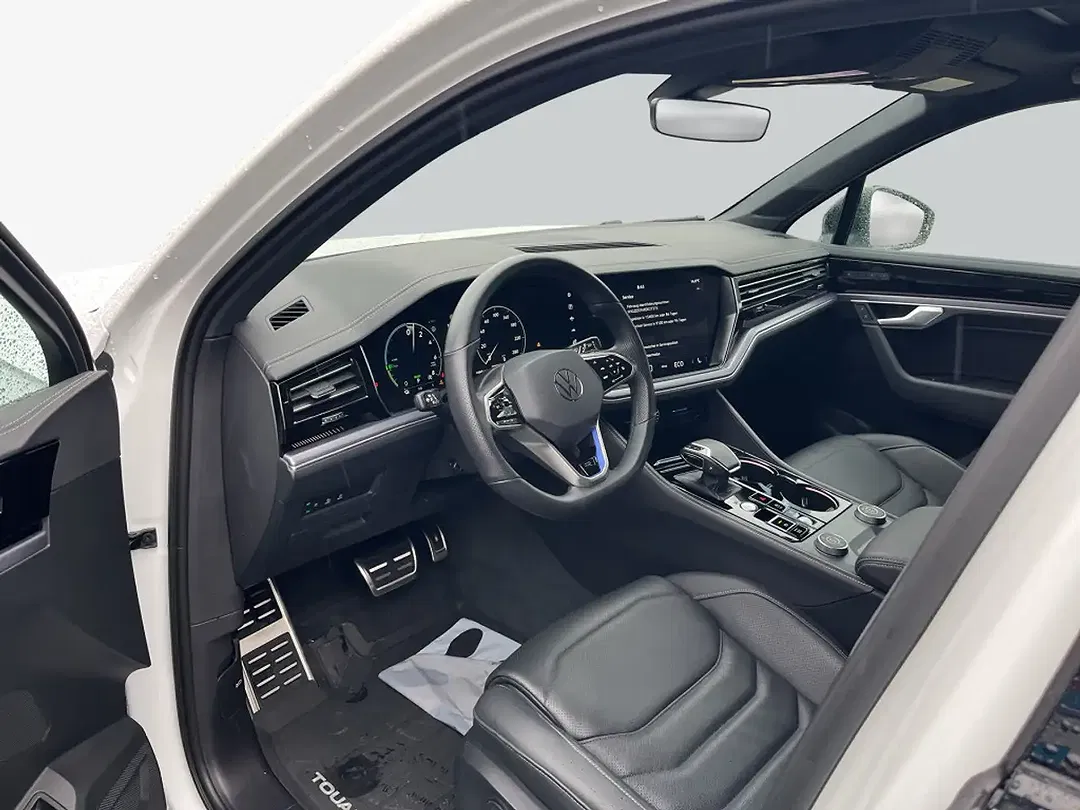 Volkswagen Touareg - Thumbnail 12