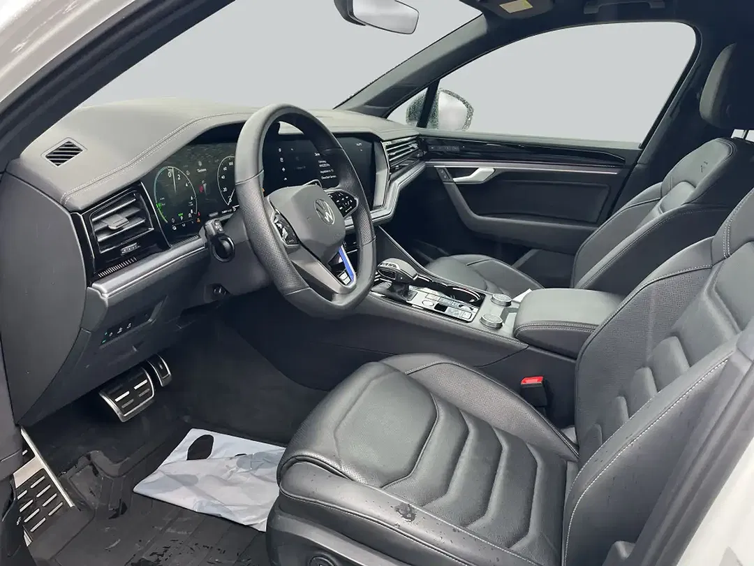 Volkswagen Touareg - Thumbnail 13