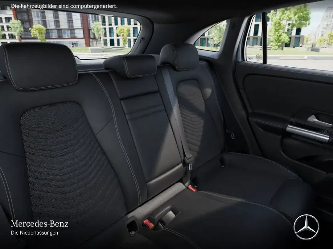 Mercedes-Benz EQA 300 - Thumbnail 12