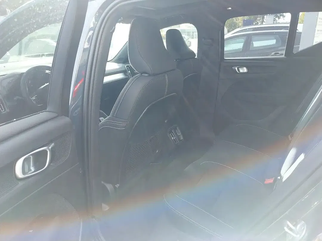 Volvo XC40 - Thumbnail 11