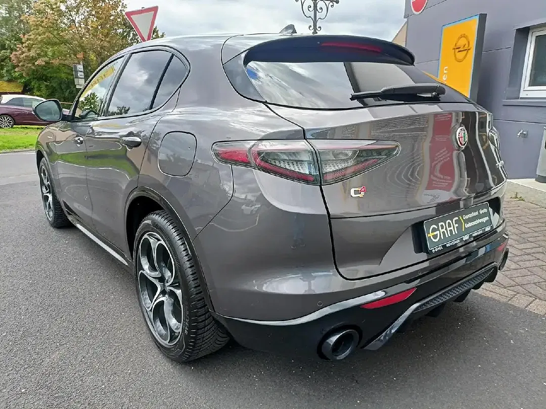 Alfa Romeo Stelvio - Thumbnail 5