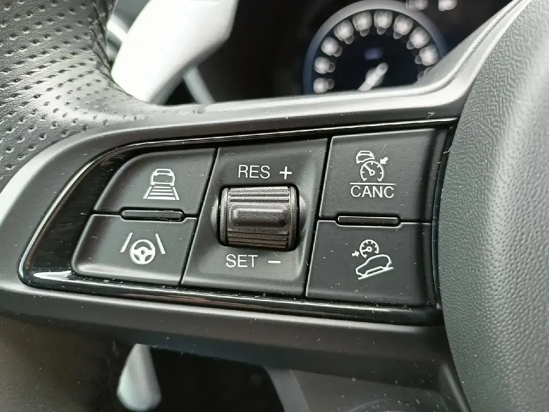 Alfa Romeo Stelvio - Thumbnail 8
