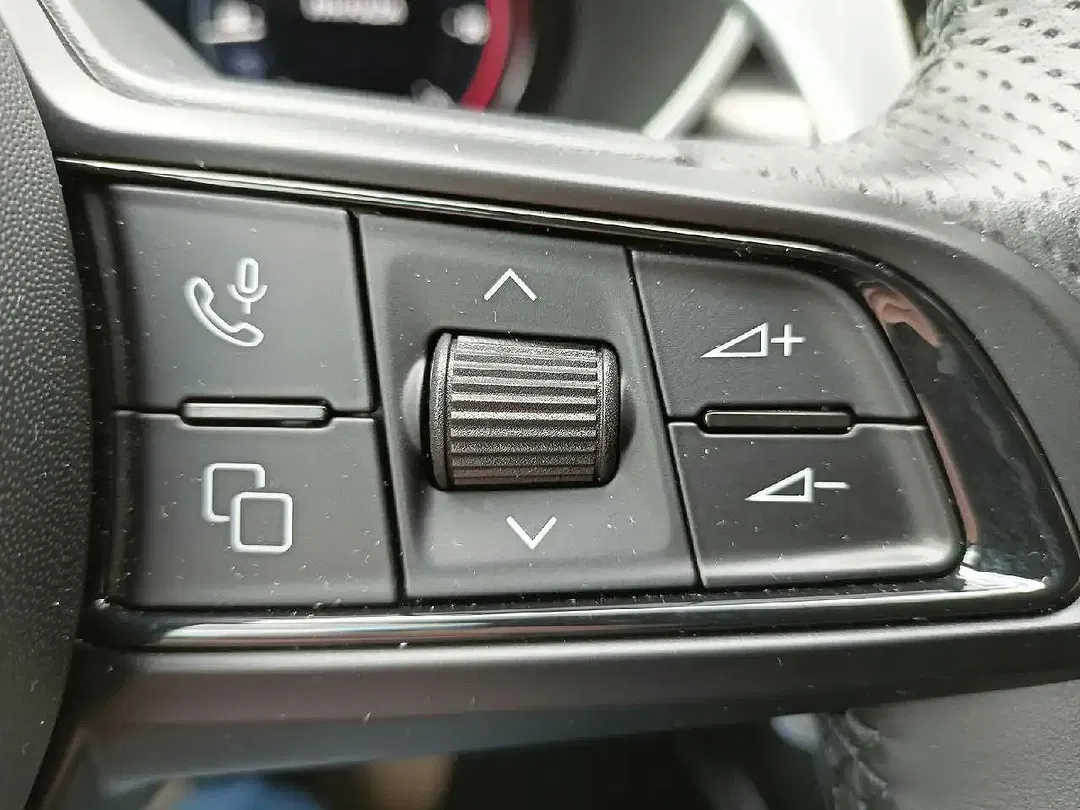 Alfa Romeo Stelvio - Thumbnail 9