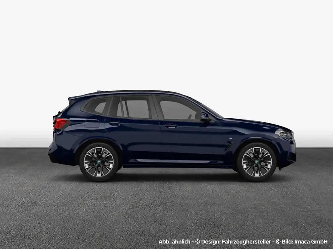 BMW iX3 - Thumbnail 4
