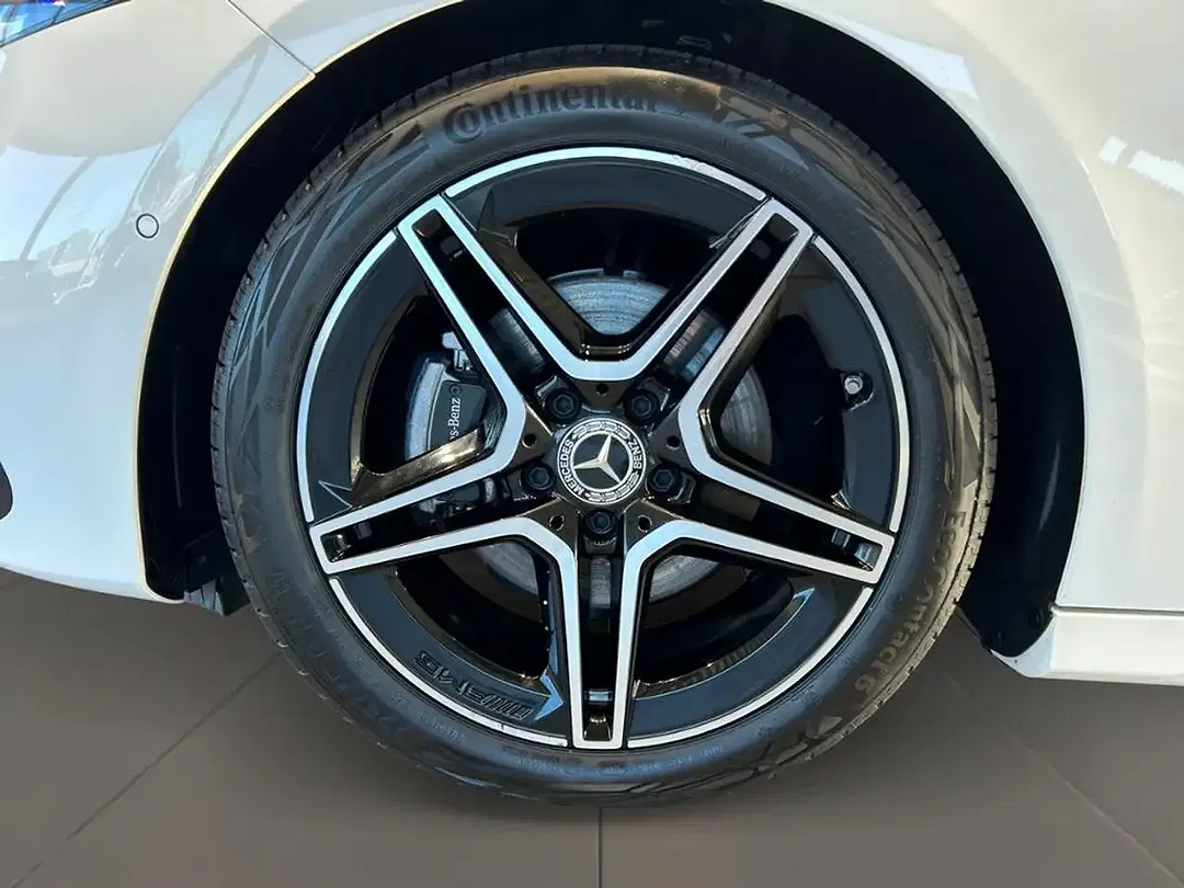 Mercedes-Benz A 200 - Thumbnail 8