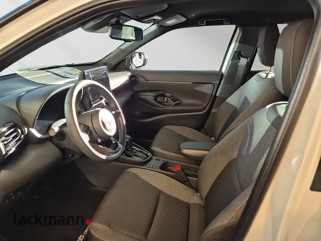 Toyota Yaris Cross - Thumbnail 7