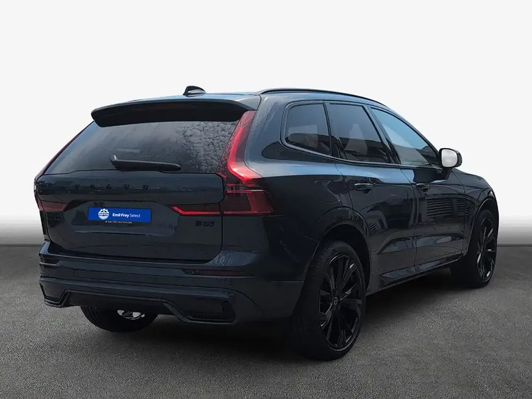 Volvo XC60 B5 AWD Ultra Black Edition - foto 2