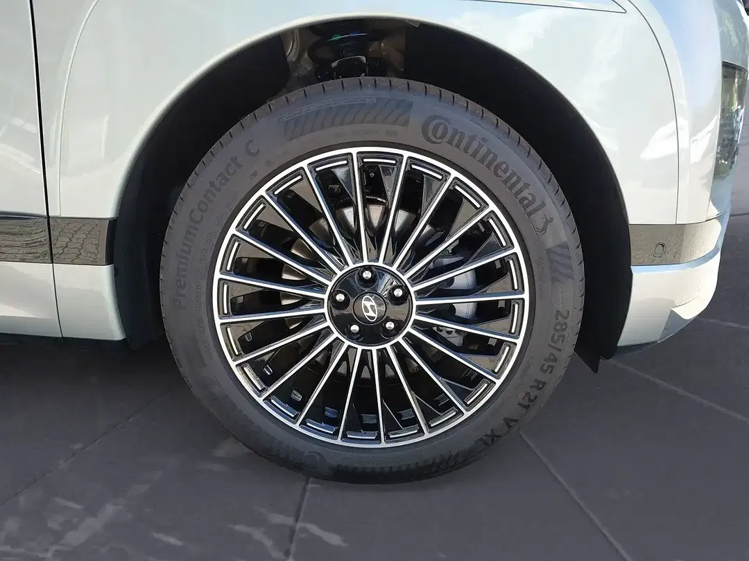 Hyundai IONIQ 9 - Thumbnail 11