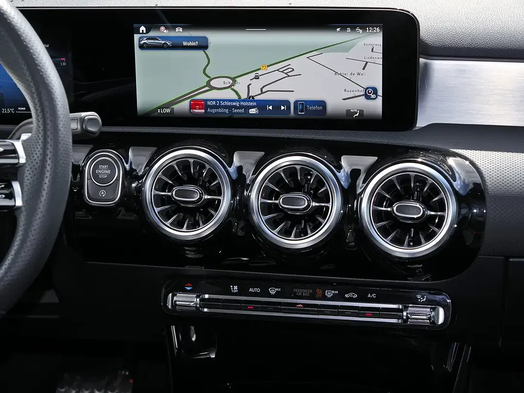 Mercedes-Benz A 200 - Thumbnail 11