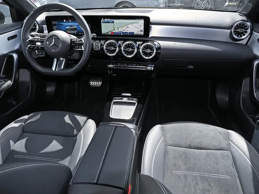 Mercedes-Benz A 200 - Thumbnail 13