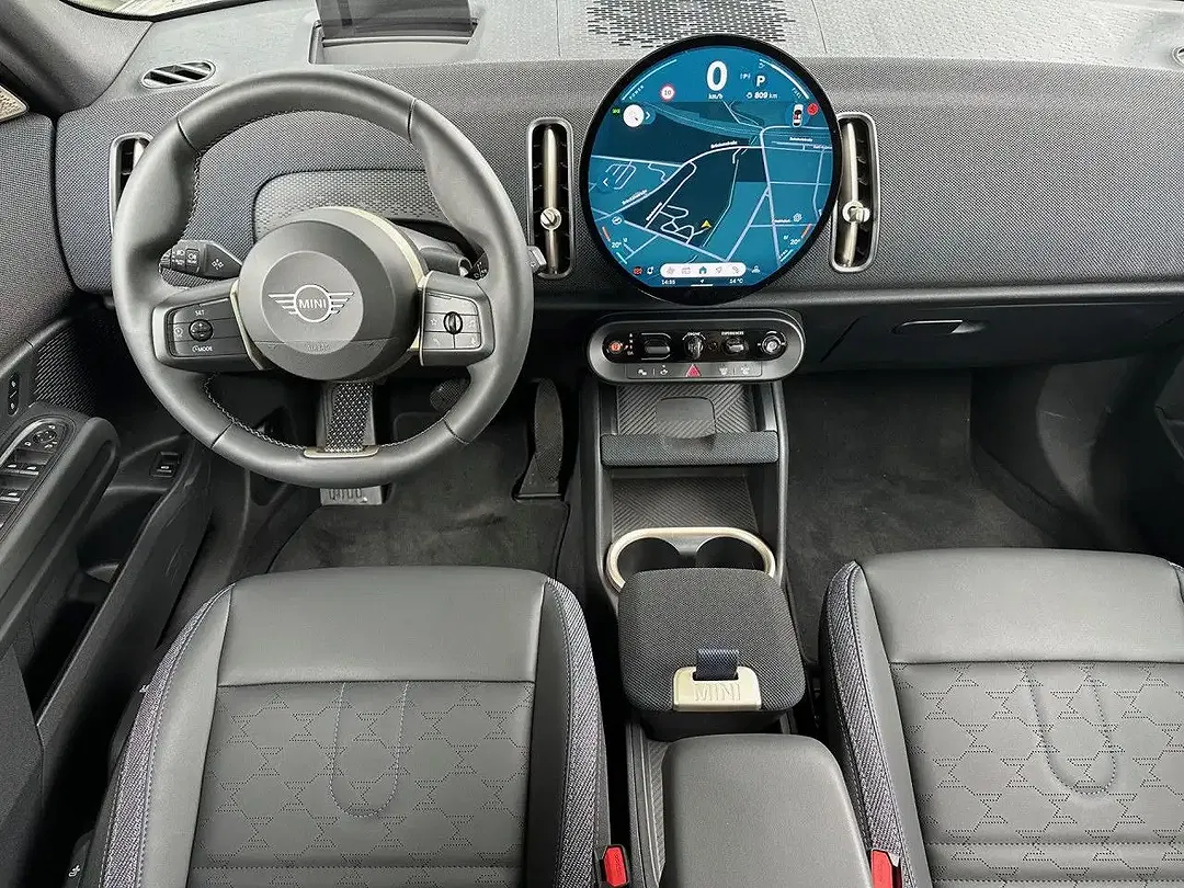MINI Cooper D Countryman - Thumbnail 12