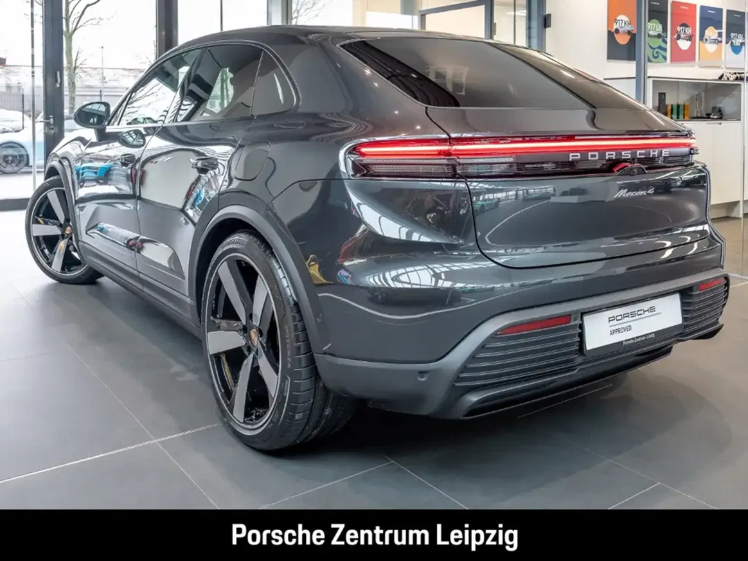 Porsche Macan - Thumbnail 3