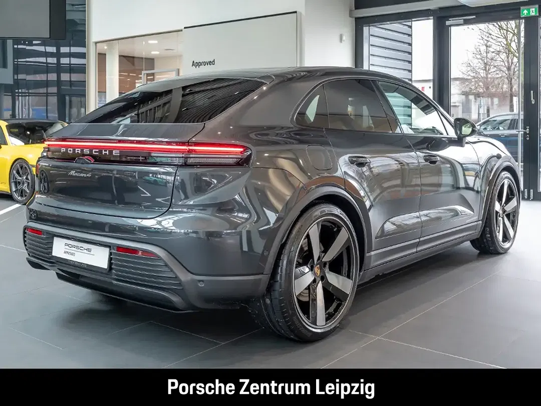 Porsche Macan - Thumbnail 6