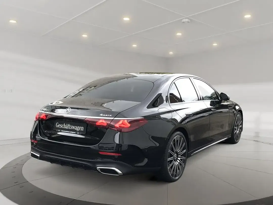 Mercedes-Benz E 450 - Thumbnail 2