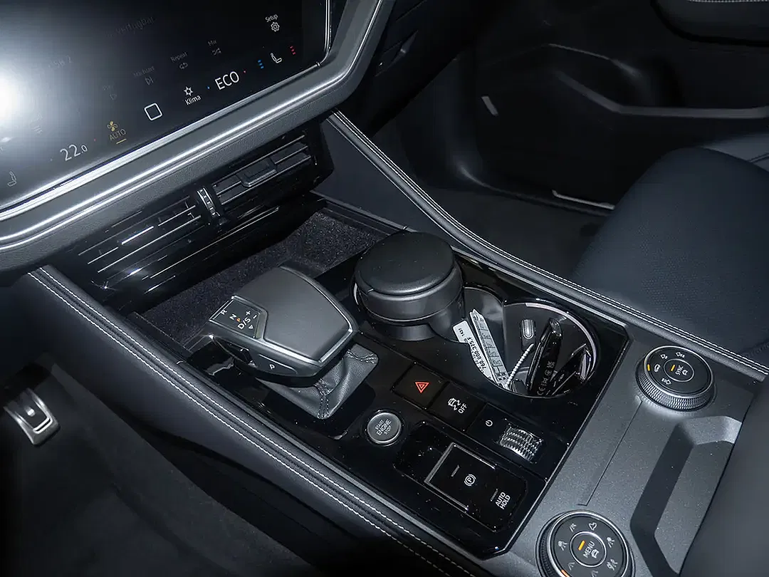 Volkswagen Touareg - Thumbnail 13