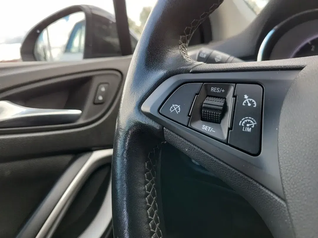 Opel Astra - Thumbnail 7