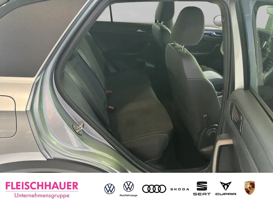 Volkswagen T-Roc - Thumbnail 9