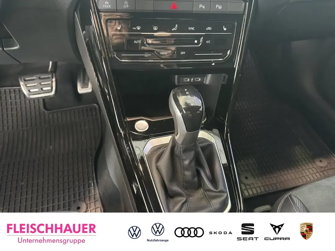 Volkswagen T-Roc - Thumbnail 12