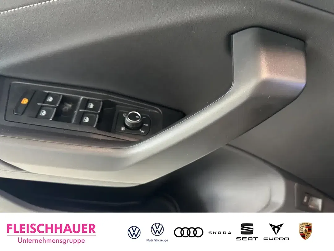 Volkswagen T-Roc - Thumbnail 14