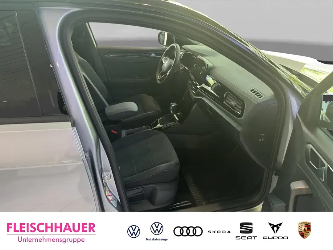 Volkswagen T-Roc - Thumbnail 7