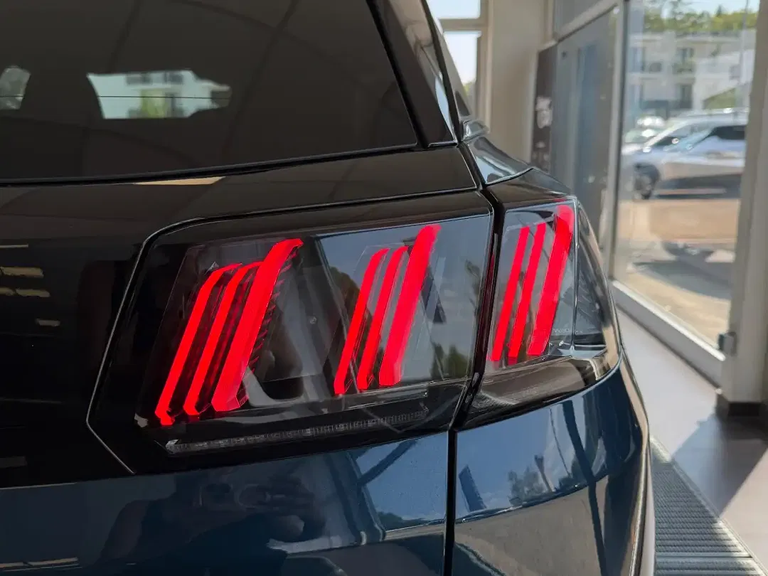 Peugeot 3008 - Thumbnail 9