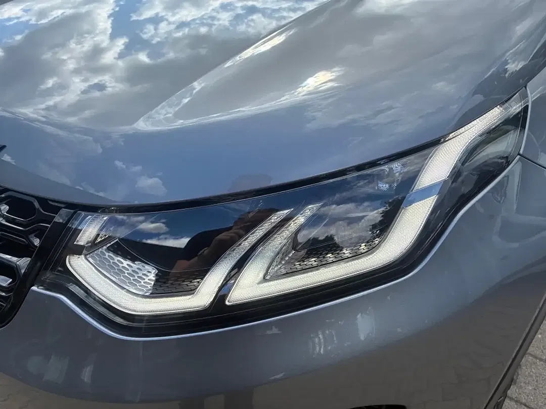 Land Rover Discovery Sport 4x4 Hybrid HSE - foto 1