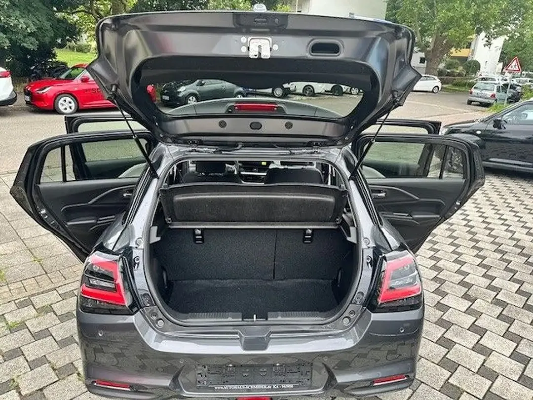 Suzuki Swift - Thumbnail 12
