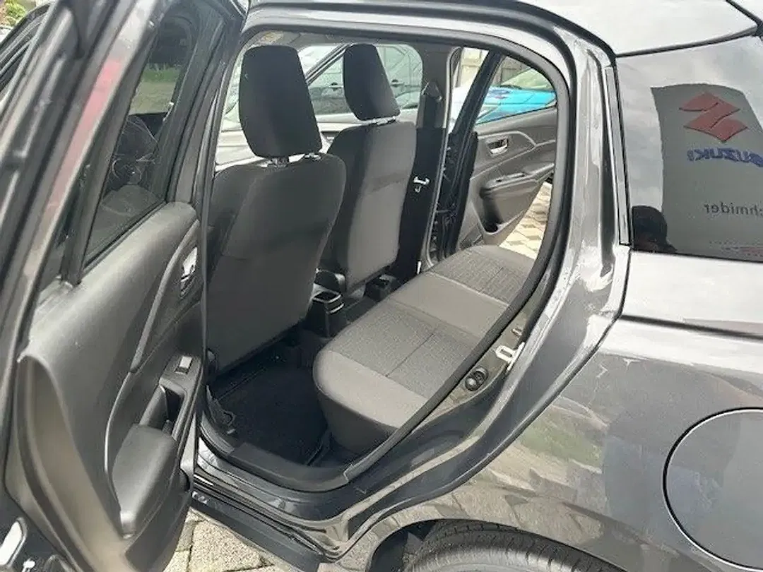 Suzuki Swift - Thumbnail 13