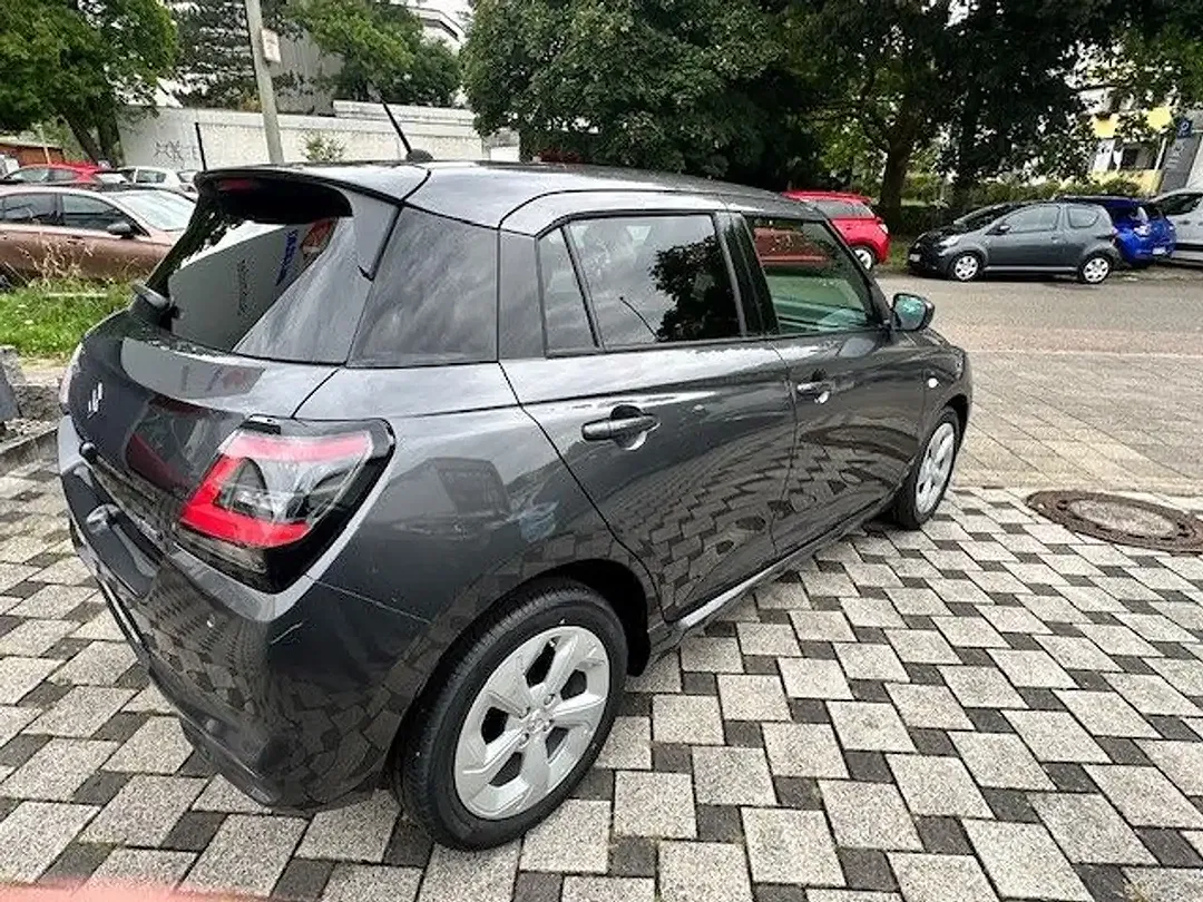 Suzuki Swift - Thumbnail 7