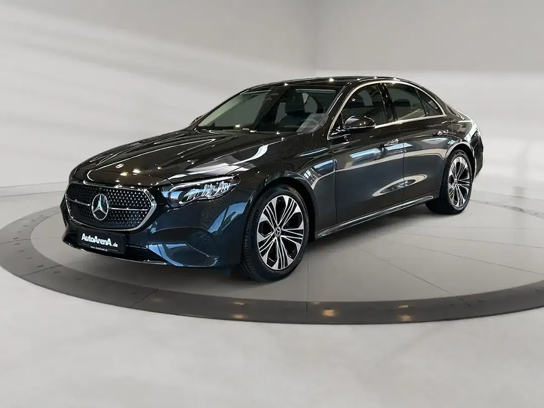 Mercedes-Benz E 220 - Thumbnail 1