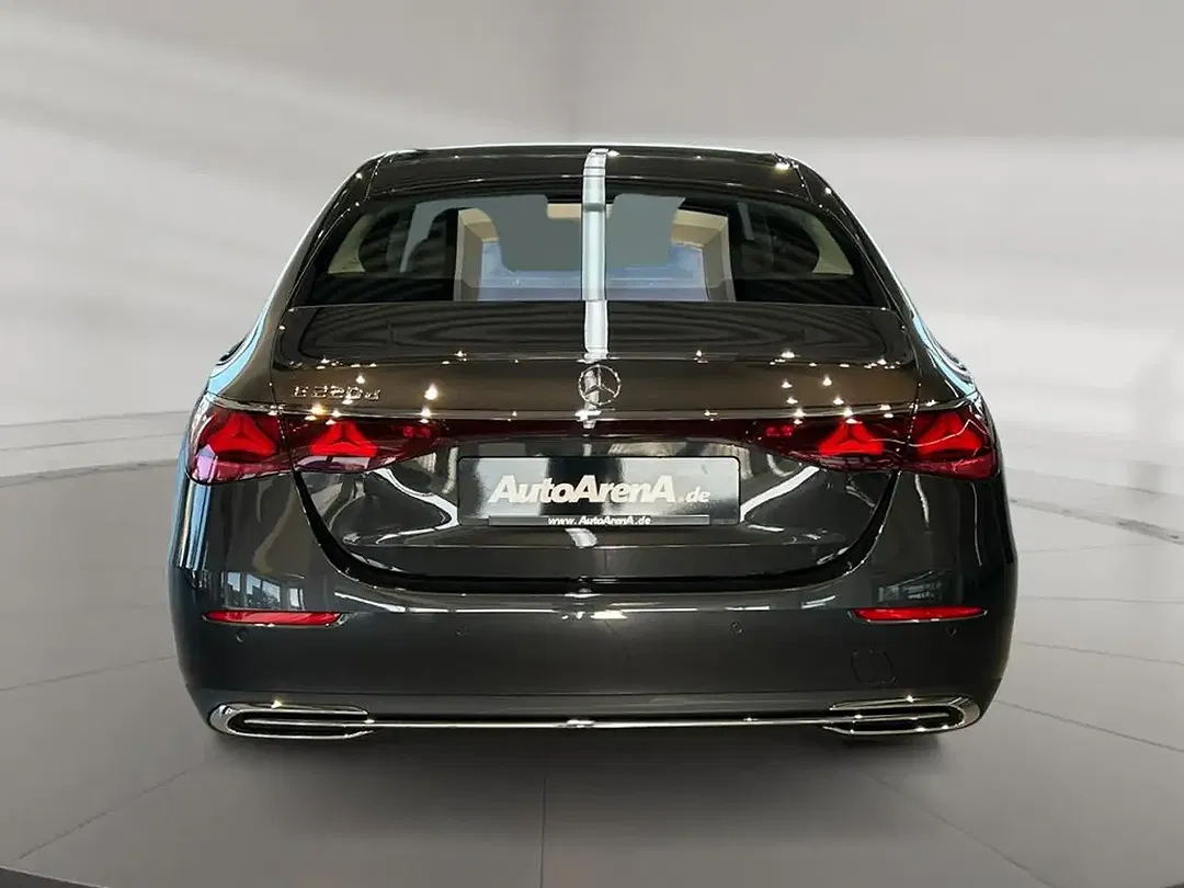 Mercedes-Benz E 220 - Thumbnail 4