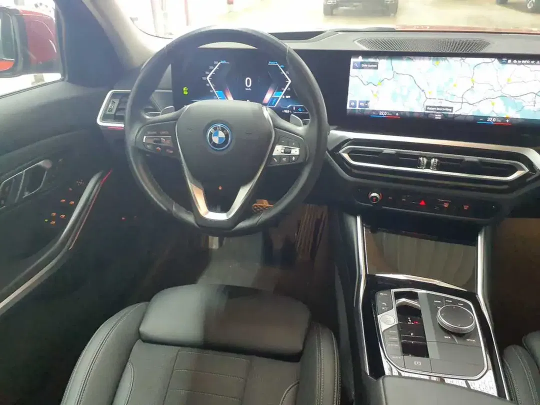 BMW 320 - Thumbnail 3