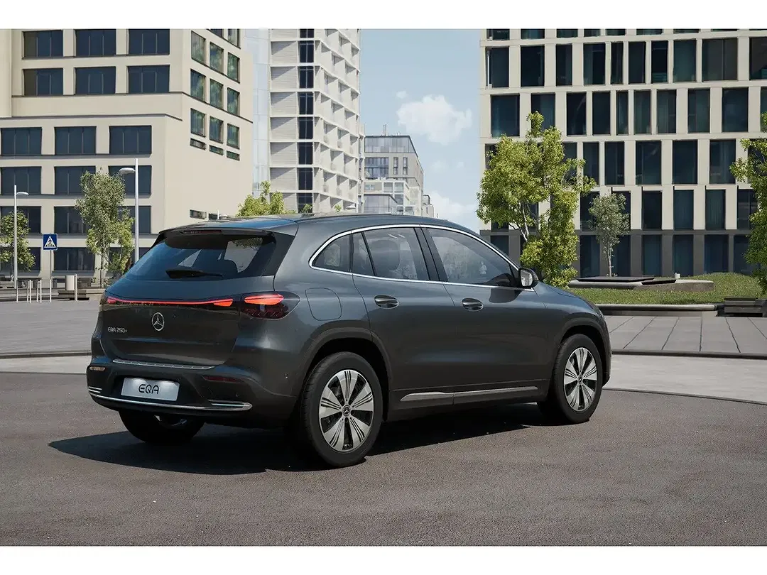 Mercedes-Benz EQA 250 - Thumbnail 2