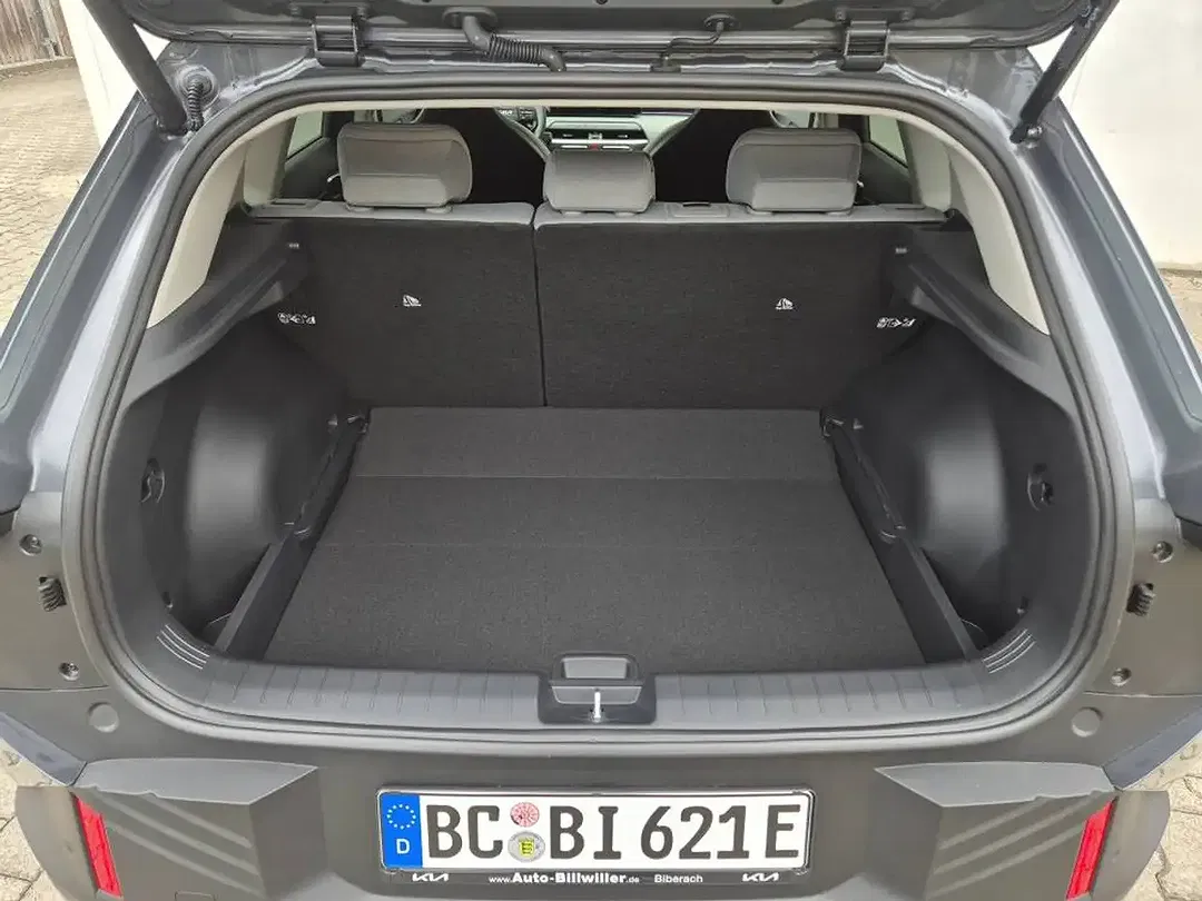 Kia EV4 - Thumbnail 15