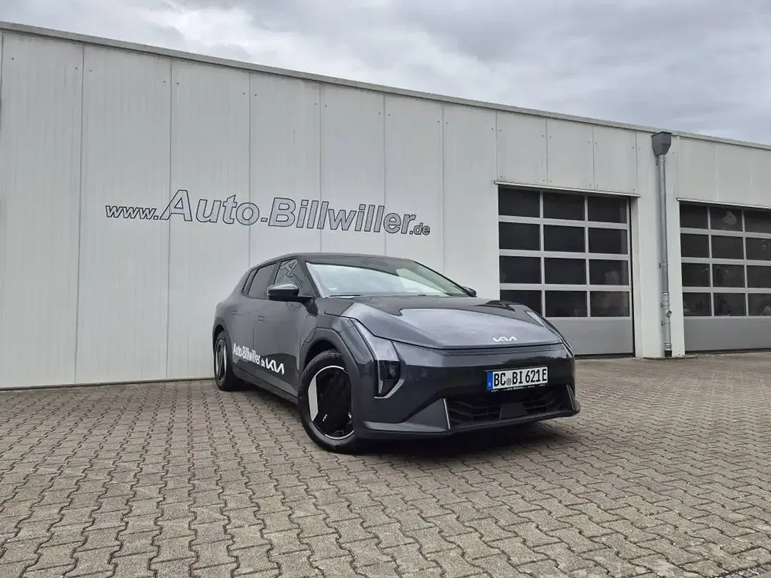Kia EV4 - Thumbnail 2