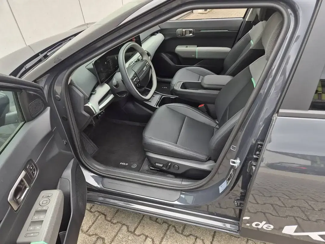 Kia EV4 - Thumbnail 7