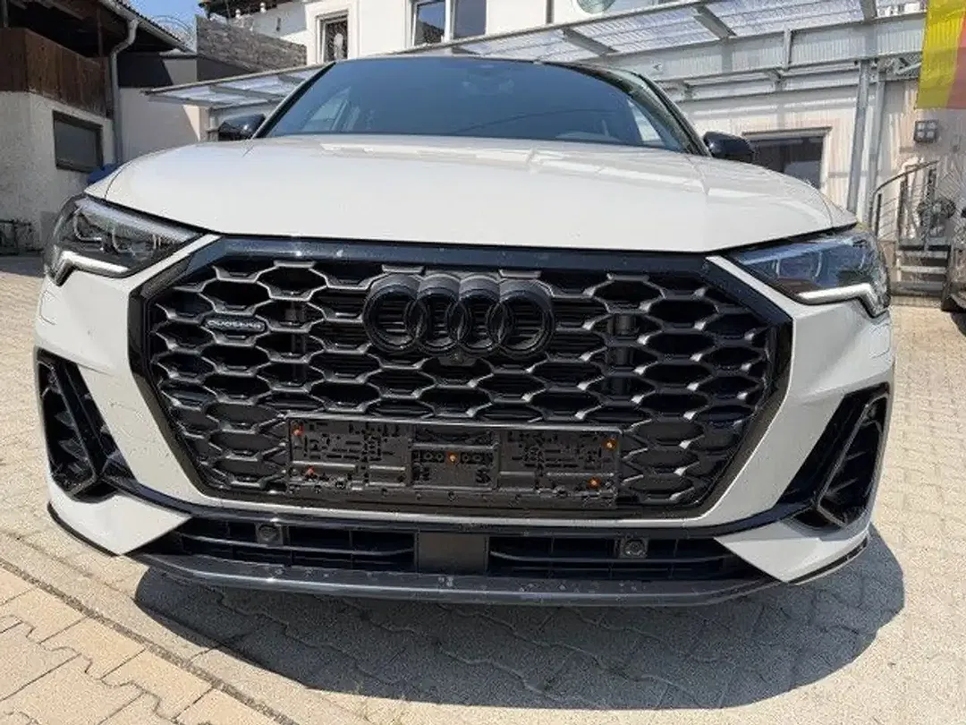 Audi Q3 - Thumbnail 5