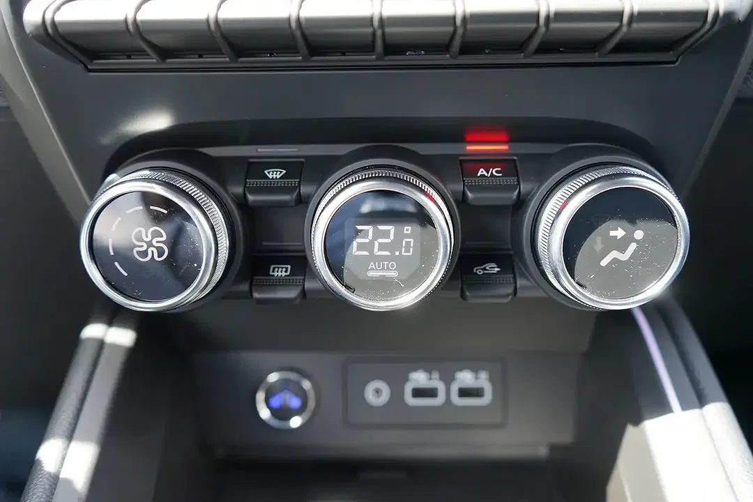 Renault Clio - Thumbnail 12